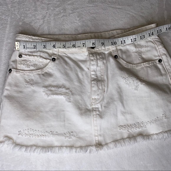 Free People white denim skirt Sz 2 - Picture 7 of 8